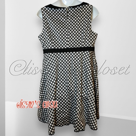 Torrid Orphan Black Alison Peter Pan Collar Gun Print Retro Swing Dress 22 3X - Picture 7 of 16